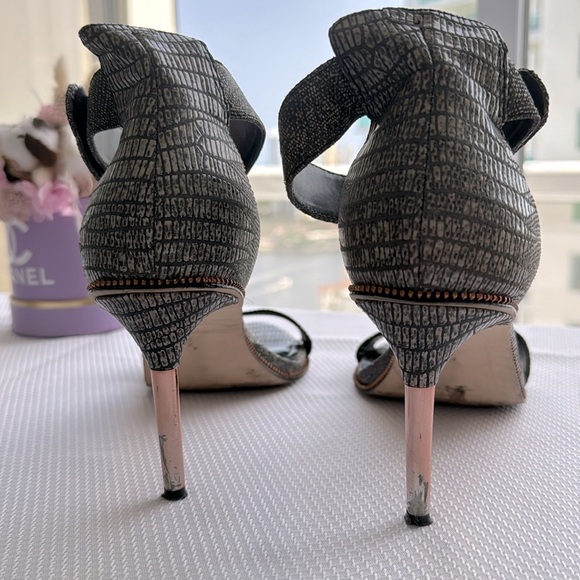 BCBG sandals size 9 - Picture 6 of 9